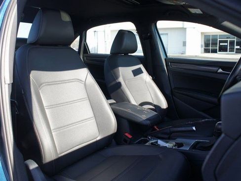 Used 2022 Volkswagen Passat 2.0T R-Line image 22