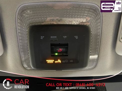 Used 2023 Toyota Prius LE FWD image 16