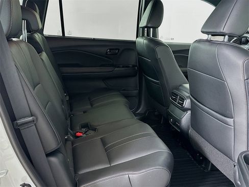 Used 2025 Honda Passport TrailSport image 8