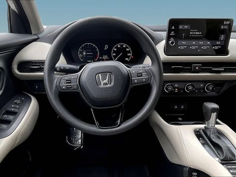Used 2026 Honda HR-V LX image 8