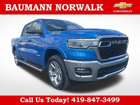 Used 2025 RAM 1500 Big Horn AWD/4WD image 1