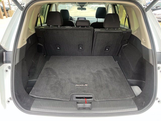 Used 2025 Nissan Rogue SV FWD image 14