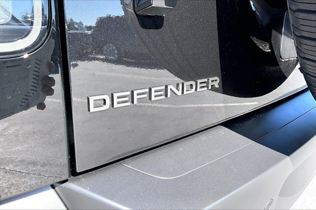 New 2026 Land Rover Defender 130 V8 AWD/4WD image 6