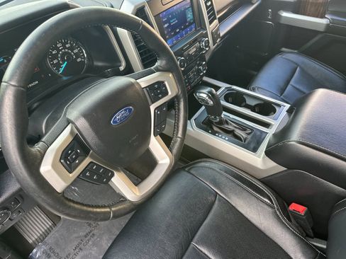 Used 2019 Ford F150 Lariat RWD image 10