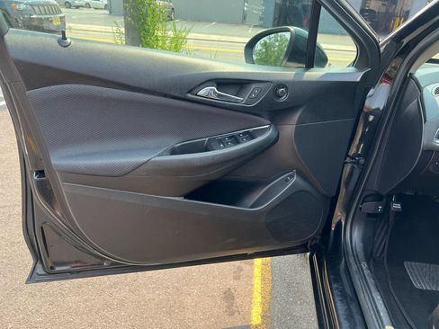 Used 2019 Chevrolet Cruze LT w/ LT True North Edition FWD image 11