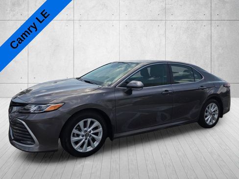 Used 2024 Toyota Camry LE w/ Convenience Package FWD image 1