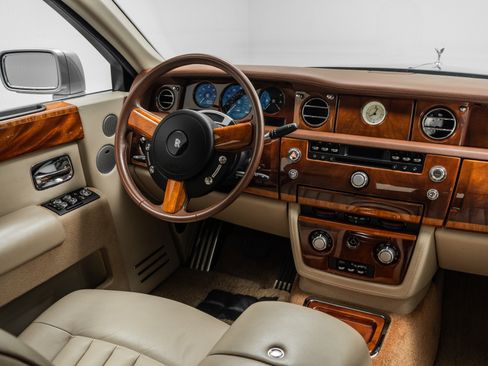 Used 2007 Rolls-Royce Phantom Sedan RWD image 31