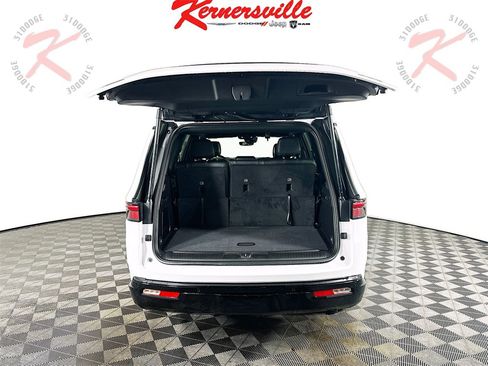 New 2025 Jeep Wagoneer Series II image 16