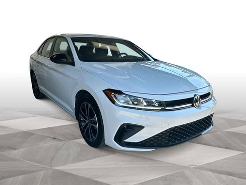 Used 2025 Volkswagen Jetta Sport FWD image 2