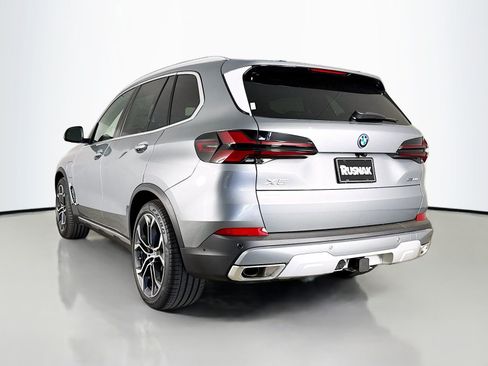New 2026 BMW X5 xDrive50e w/ Premium Package image 5