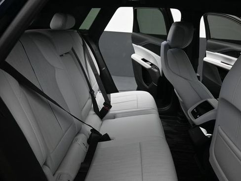 Used 2024 Cadillac Lyriq Sport w/ LPO, Floor Liner Package AWD/4WD image 21
