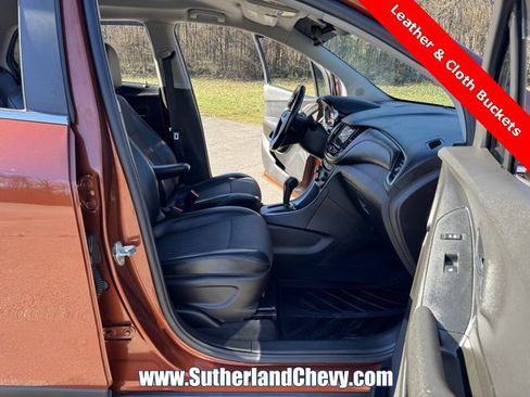 Used 2019 Chevrolet Trax LT w/ LT Convenience Package image 15