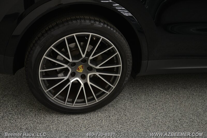Used 2021 Porsche Cayenne S AWD/4WD image 45