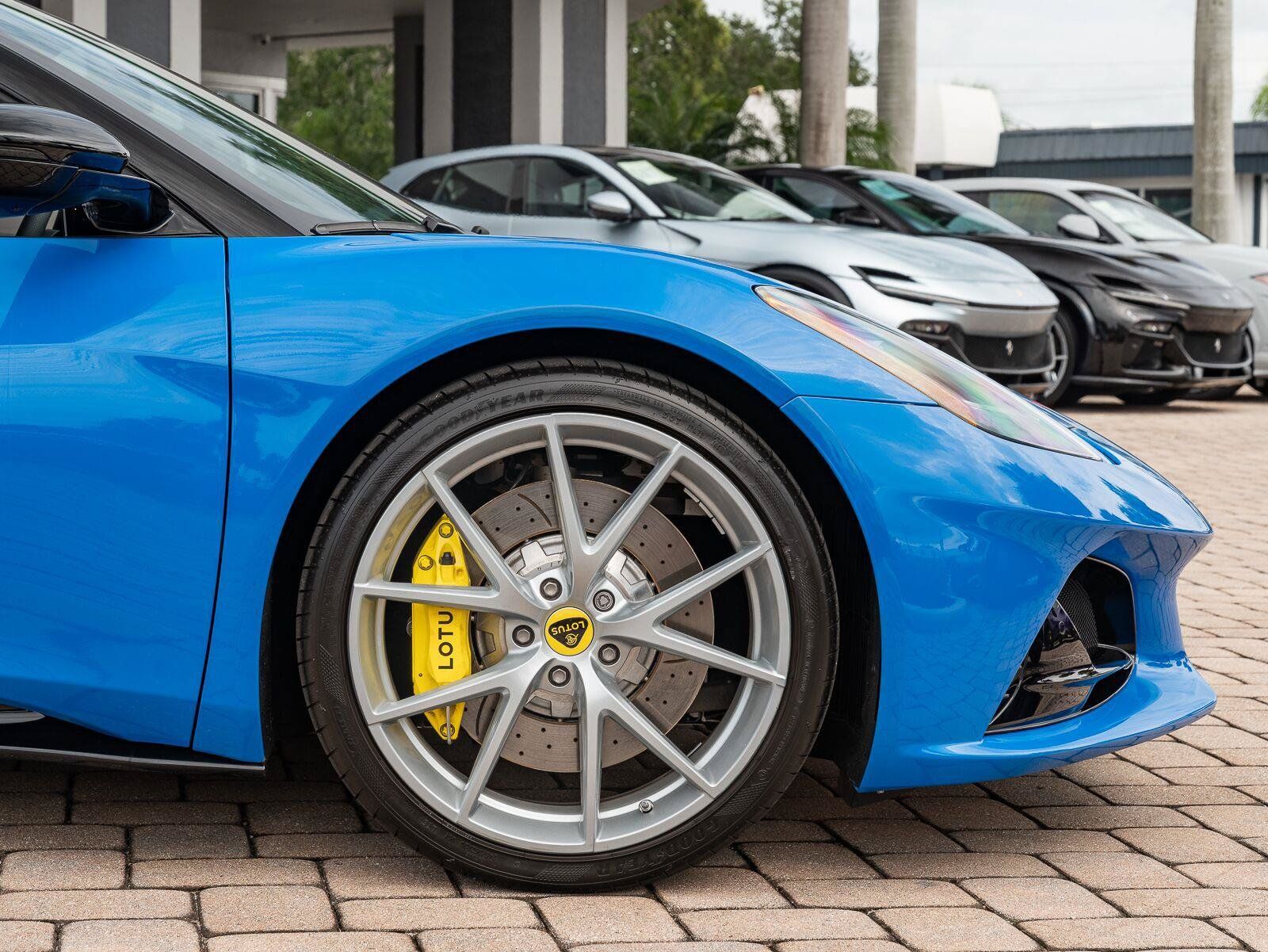 Used 2025 Lotus Emira RWD image 30