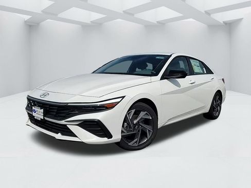 New 2025 Hyundai Elantra SEL image 1