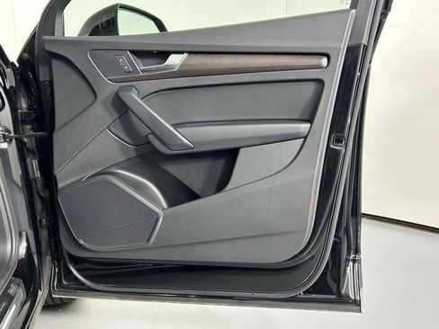 Used 2021 Audi Q5 2.0T Premium w/ Convenience Package image 9