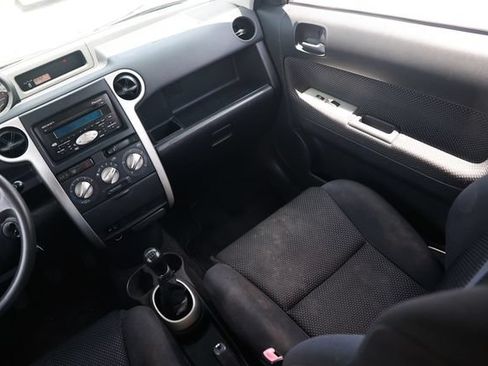 Used 2005 Scion xB FWD image 24