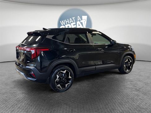 Used 2024 Kia Seltos EX image 3