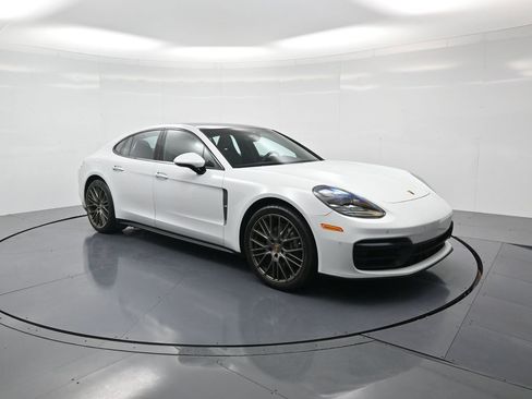 Used 2022 Porsche Panamera Platinum Edition image 32