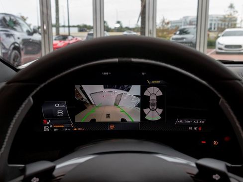 Used 2024 Ferrari Roma Spider image 23