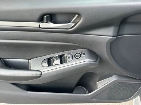 Used 2022 Nissan Altima 2.5 SV FWD image 19