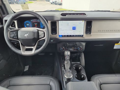 New 2026 Ford Bronco Outer Banks AWD/4WD image 12
