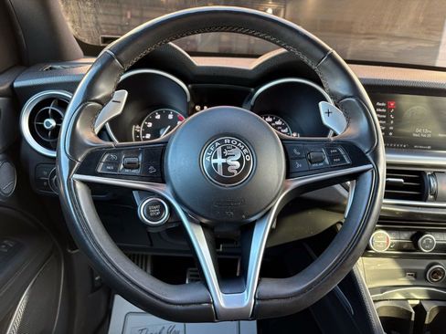 Used 2018 Alfa Romeo Stelvio Ti Sport image 31