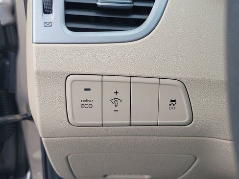 Used 2016 Hyundai Elantra SE image 28