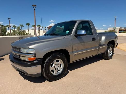 Used 2000 Chevrolet Silverado 1500 LS w/ Firm Ride Suspension Pkg RWD image 3