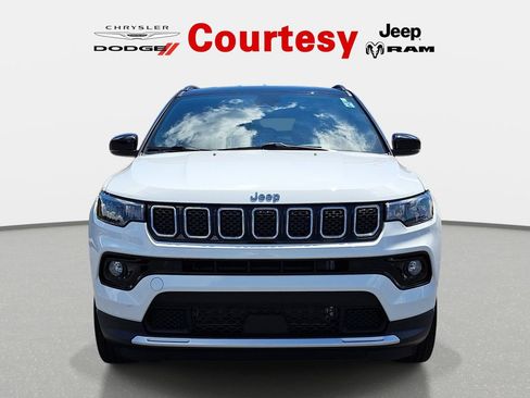 Certified 2023 Jeep Compass Limited AWD/4WD image 9