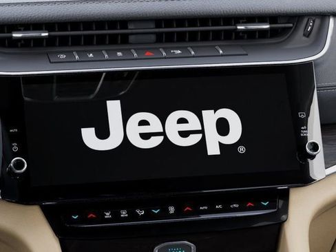 New 2026 Jeep Grand Cherokee L Limited w/ Limited Altitude Package AWD/4WD image 18
