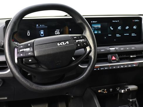 Used 2025 Kia K4 FWD image 12