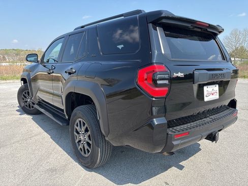 Certified 2025 Toyota 4Runner SR5 image 3