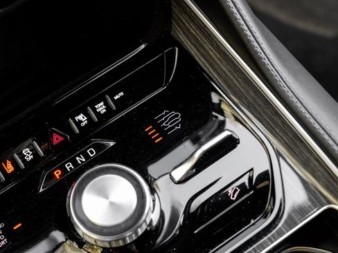 Used 2022 Jeep Wagoneer Series III w/ Premium Group I image 40