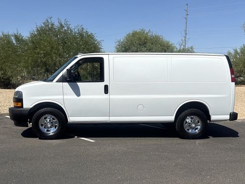 Used 2019 Chevrolet Express 2500 w/ Driver Convenience Package RWD image 2