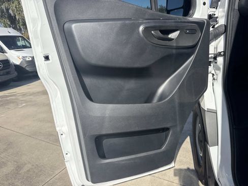 Used 2024 Mercedes-Benz Sprinter 2500 image 18