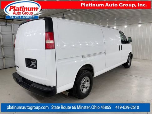 Used 2017 Chevrolet Express 3500 Extended RWD image 5