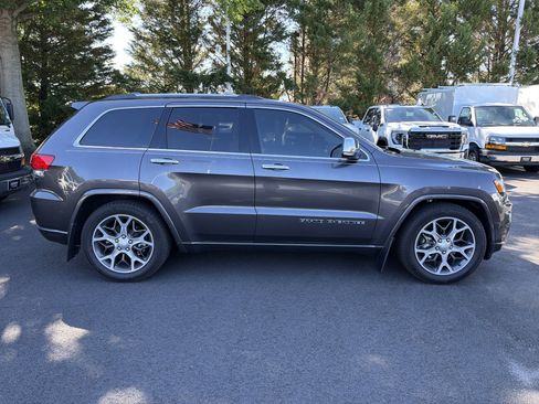 Used 2019 Jeep Grand Cherokee Overland AWD/4WD image 10