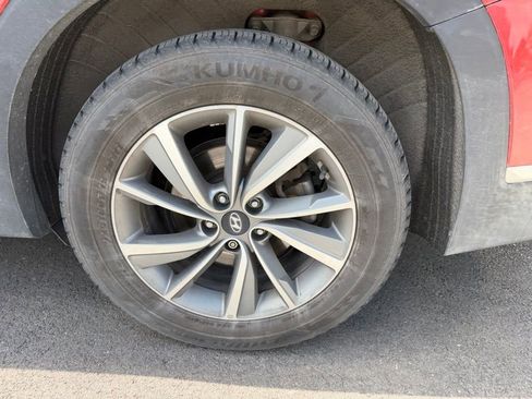 Used 2020 Hyundai Santa Fe SEL w/ Convenience + Premium Package FWD image 5