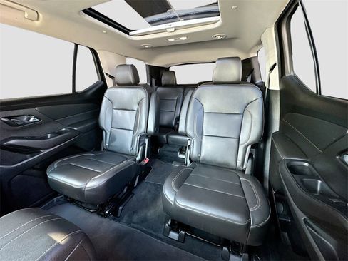 Used 2021 Chevrolet Traverse RS image 14