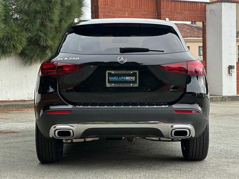 Certified 2025 Mercedes-Benz GLA 250 image 5