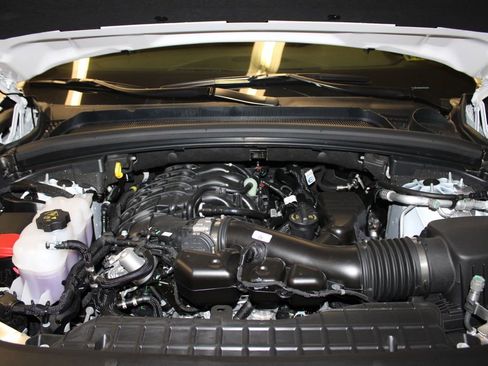 New 2025 Jeep Grand Cherokee Limited w/ Luxury Tech Group II image 36