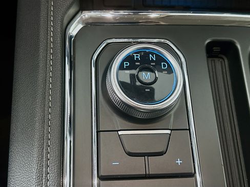 Used 2023 Ford Expedition Max XLT image 25