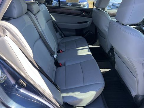 Used 2018 Subaru Outback 2.5i Limited image 15
