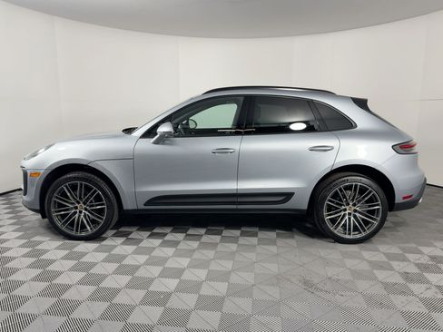 Certified 2026 Porsche Macan AWD/4WD image 2
