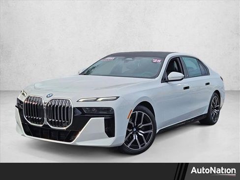 Used 2025 BMW 740i xDrive image 1