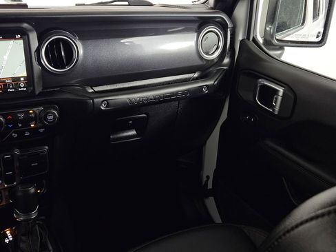 Used 2022 Jeep Wrangler Unlimited Rubicon w/ Xtreme Recon 35" Tire Package image 11