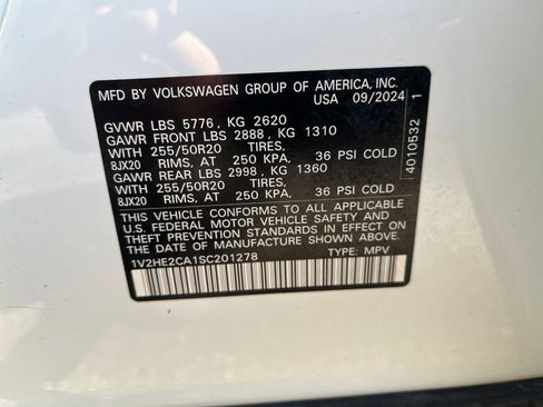 Used 2025 Volkswagen Atlas Cross Sport SE image 23