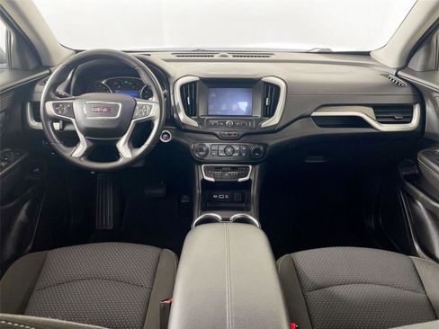 Used 2024 GMC Terrain SLE w/ Driver Convenience Package image 29