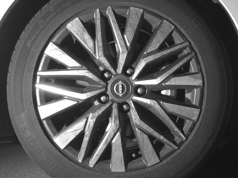 Used 2025 Nissan Altima 2.5 SV FWD image 13